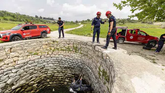 Mersin itfaiyesi derin kuyu kurtarma tatbikatı yaptı