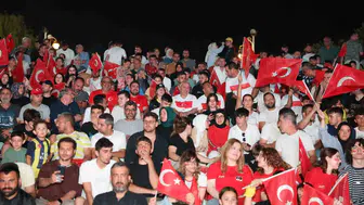 Darıca sahili milli maç için dev ekrana hazırlanıyor