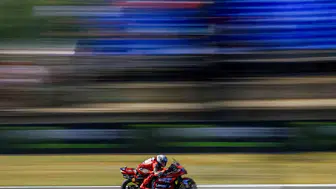 Marc Marquez Çekya pistini domine etti