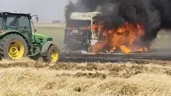 Mardin’de hasat sonrası anız yangını TIR’ı yuttu