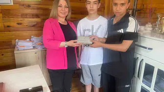 Eskişehirli iki gençten dürüstlük dersi