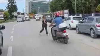 Bolu'da motosikletli sürücünün ani refleksi faciayı önledi