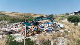 Karataş sahilinde işgale son veriliyor