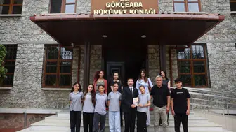 Gökçeadalı Öğrencilerin Yazdığı Eserler Kitap Raflarındaki Yerini Aldı