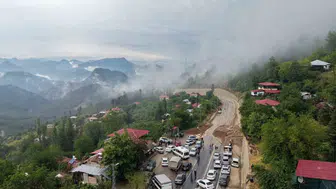 Adana Kozan yolunda heyelan trafiği kesti