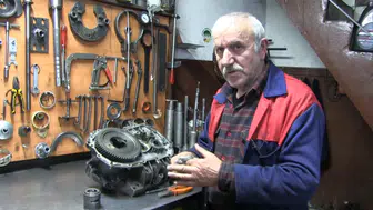 72 yaşındaki usta yarım asırdır sanayinin tozunu yutuyor