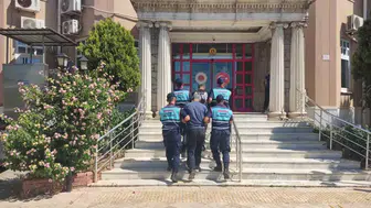 Didim sahilinde göçmen kaçakçılarına jandarma baskını