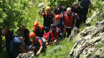 Kayseri Kırlangıç Vadisi'nde piknik yaparken kayalıklardan aşağı düştü