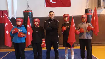 Arpalı'nın genç boksörleri Türkiye finalleri için Kayseri'ye gidiyor