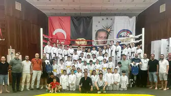 Körfezli genç karateciler yeni kuşaklarına kavuştu