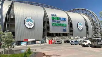 Kayserispor’un stadında tabelalar indi