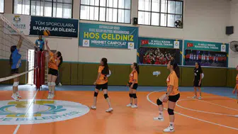 Haliliye ortaokulları arasında voleybol heyecanı yaşandı