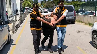 Adana'da dehşet İlkokul arkadaşını sokak ortasında bıçakladı