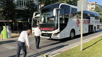 Lüleburgaz'da yaya geçidi kazası Otobüs otomobile arkadan çarptı