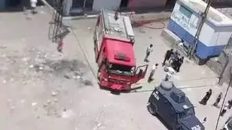 Diyarbakır Bağlar’da bir ev alevlerin hedefi oldu