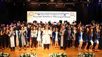 Zonguldak’ta eczacılık fakültesi mezunları diplomalarını aldı