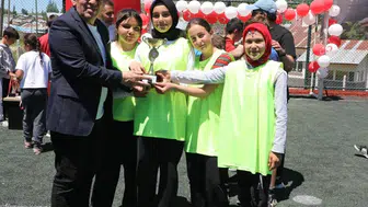 Gaziköy okuluna sportif ödül takviyesi