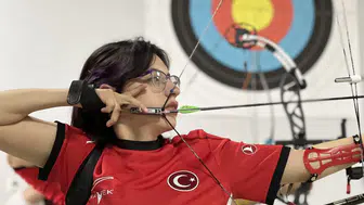Okçulukla hayata bağlanan Zeynep Sena Avrupa ikincisi oldu