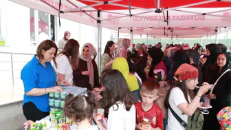 Boyabatlı çocuklar geleneksel oyunlarla neşelendi