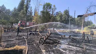 Kırıkhan’da depo yangını her şeyi küle çevirdi