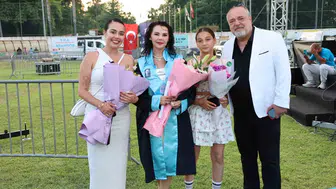 50 yaşında mezuniyet sevinci ve büyük bir zafer