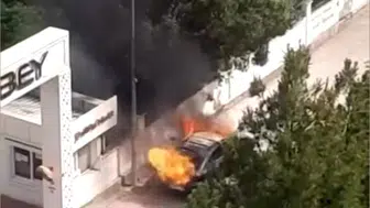 Diyarbakır sokaklarında korkutan araç yangını
