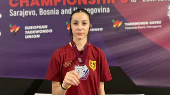 Aydınlı Rümeysa Avrupa ikincisi olarak kürsüye çıktı