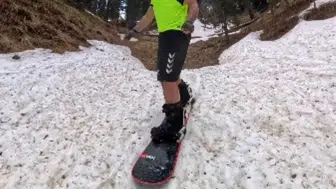 Haziran güneşinde Sarıkamış'ta snowboard keyfi