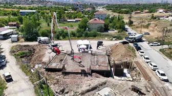 Malatya’da Başkan Er inşaat denetiminde beton dökümünü durdurdu