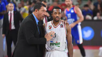 Ufuk Sarıca eski öğrencilerini Erokspor çatısı altında bir araya getirdi