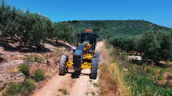 Didim mahallelerinde bozuk yollara belediye müdahalesi