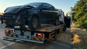 Elazığ Diyarbakır yolunda kaza otomobil yoldan çıktı