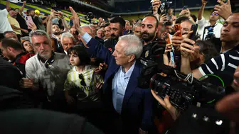 Aziz Yıldırım Fenerbahçe başkanlık koltuğuna geri döndü