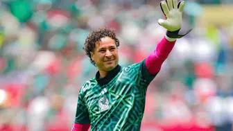 Guillermo Ochoa 2026'da eldivenlerini asıyor