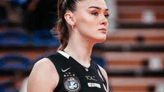 Zehra Güneş ve voleybolcu kardeşi İrem sosyal medyayı salladı