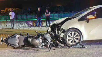 Sakarya Akyazı'da otomobil ve motosiklet çarpıştı