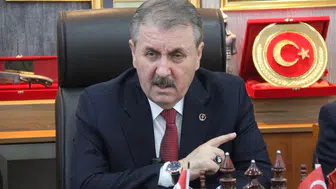 Destici İstanbul Barosu yönetimini sert sözlerle hedef aldı
