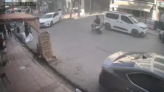 Nusaybin'de cami önünden bisiklet çalan şüpheli kamerada