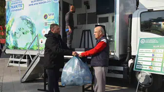 Bursa Yıldırım atıkları paraya ve mamaya dönüştürüyor