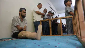 Kollarını ve bacağını kaybeden Muhammed hayata inançla tutunuyor