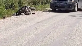 Yayladağı yolunda motosikletler çarpıştı iki genç yaralandı