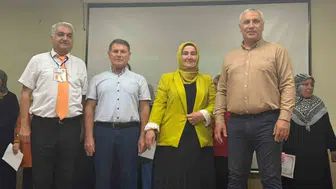 Burhaniye’de okuma yazma öğrenen yetişkinlere sertifika coşkusu