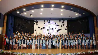 ADÜ’lü genç diş hekimleri diplomalarına kavuştu