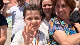 Barış beş yıllık mücadelesini kazandı ve okuluna geri döndü