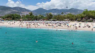 Alanya sahillerinde yaz sezonu 30 dereceyle resmen başladı