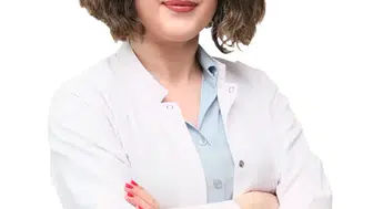 Güneş kremi sürerken yaptığınız bu hatalar cildinizi yaşlandırıyor