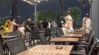 Adana Optimum’da alışveriş keyfi yerini sandalyeli kavgaya bıraktı
