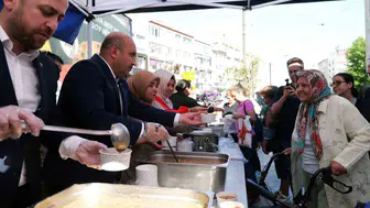 Eskişehir sokaklarında aşure bereketi