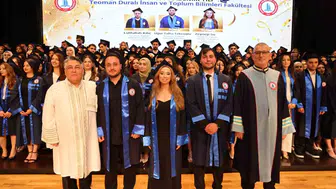 Zonguldak’ta mezuniyet coşkusu Gençler diplomalarını aldı