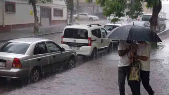 Kars'ta yaz ortasında kış manzarası Sanayi bölgesi doluya teslim